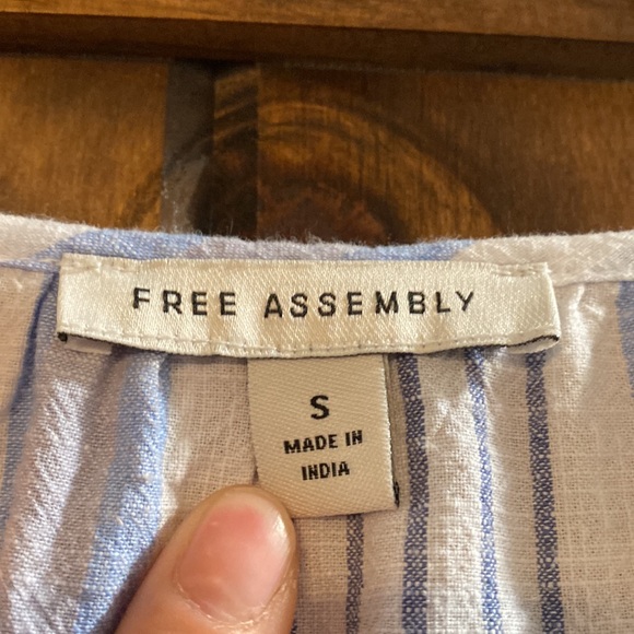 Blue and White dress - Picture 4 of 4